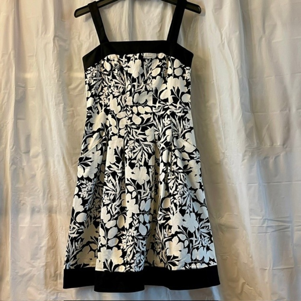 American Living Black White Floral Fit Flare Classic Preppy Dress w Pockets Sz 4